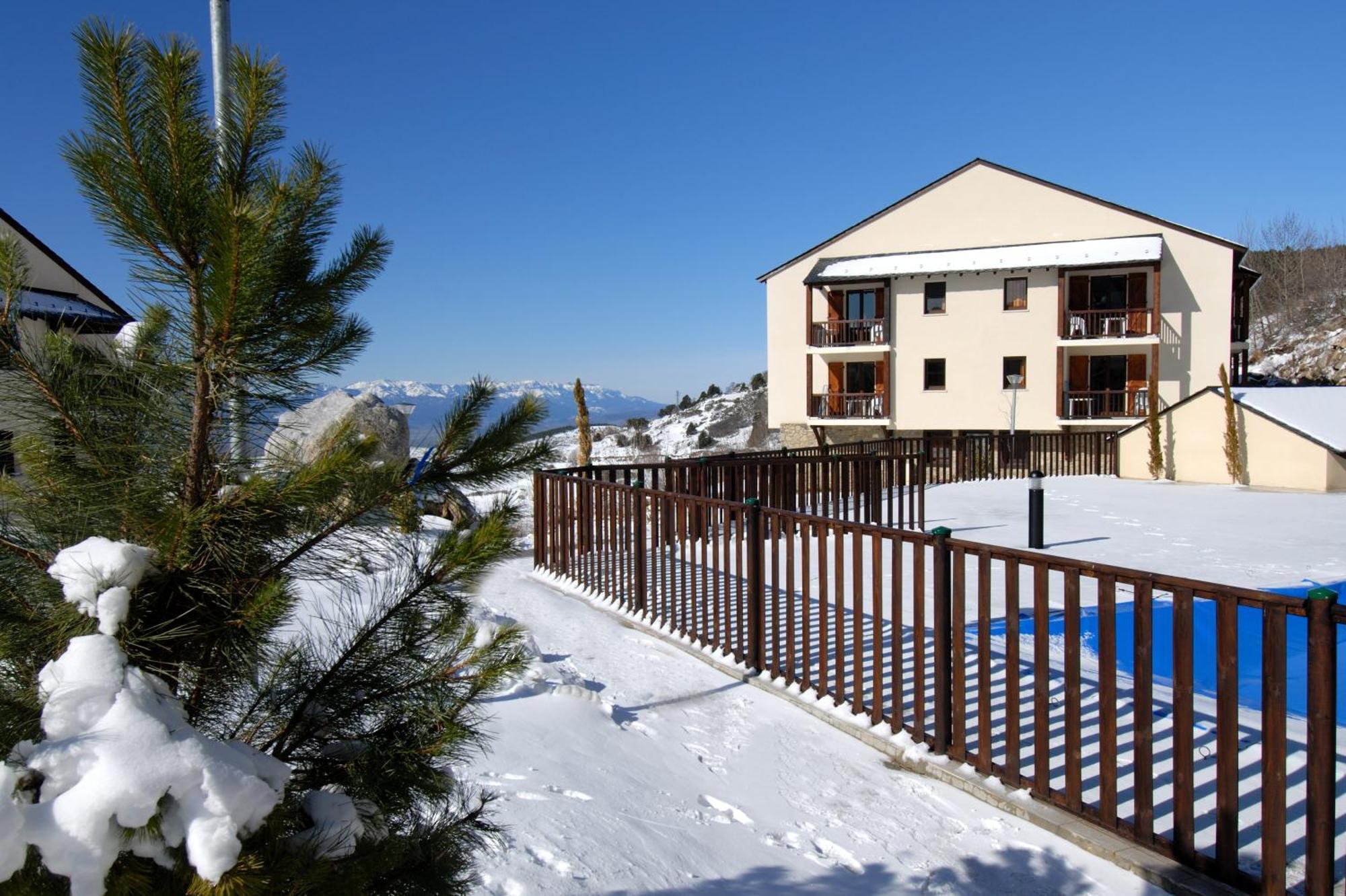 Residence Odalys Mille Soleils Font-Romeu-Odeillo-Via ภายนอก รูปภาพ