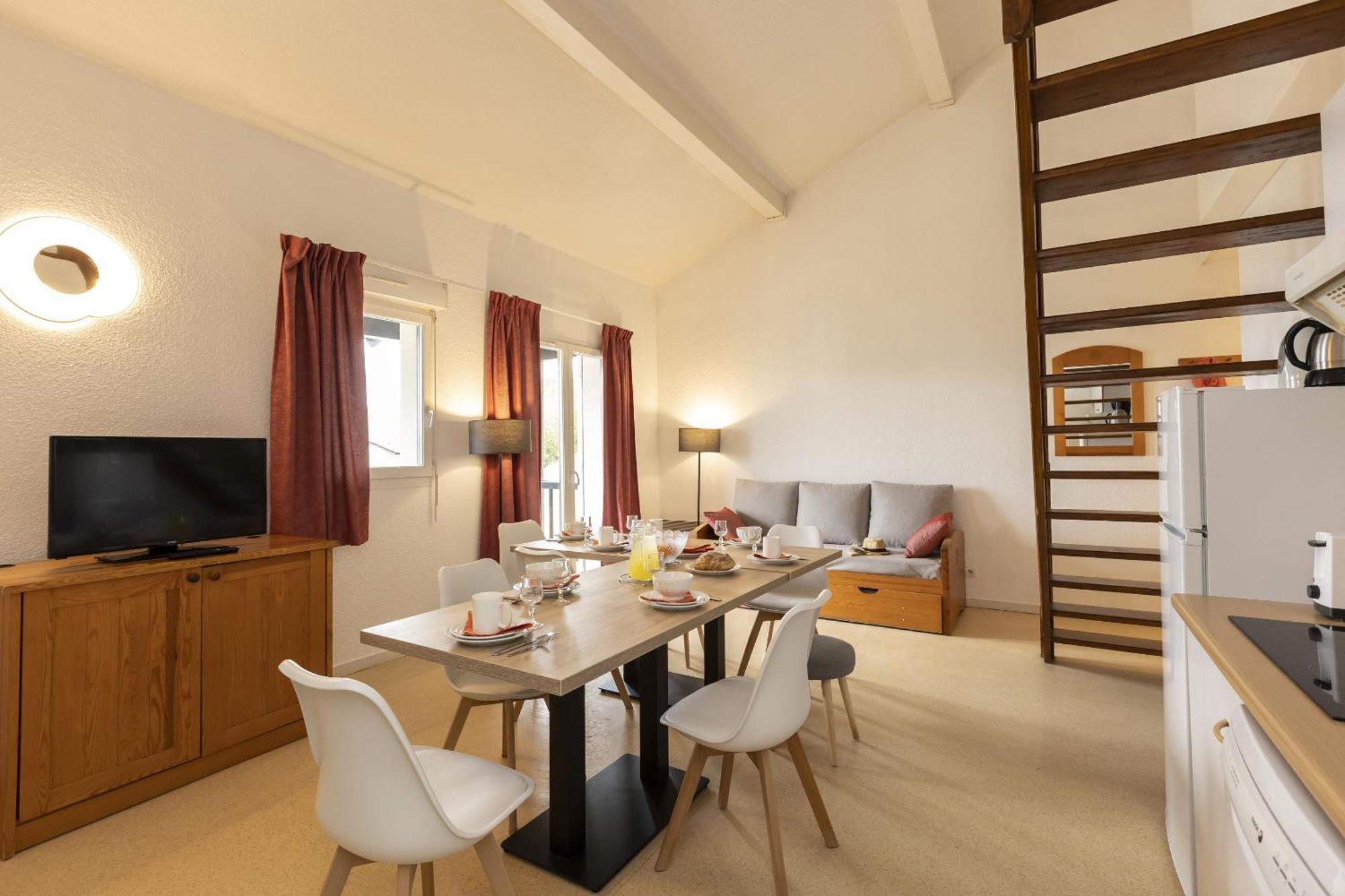 Residence Odalys Mille Soleils Font-Romeu-Odeillo-Via ภายนอก รูปภาพ