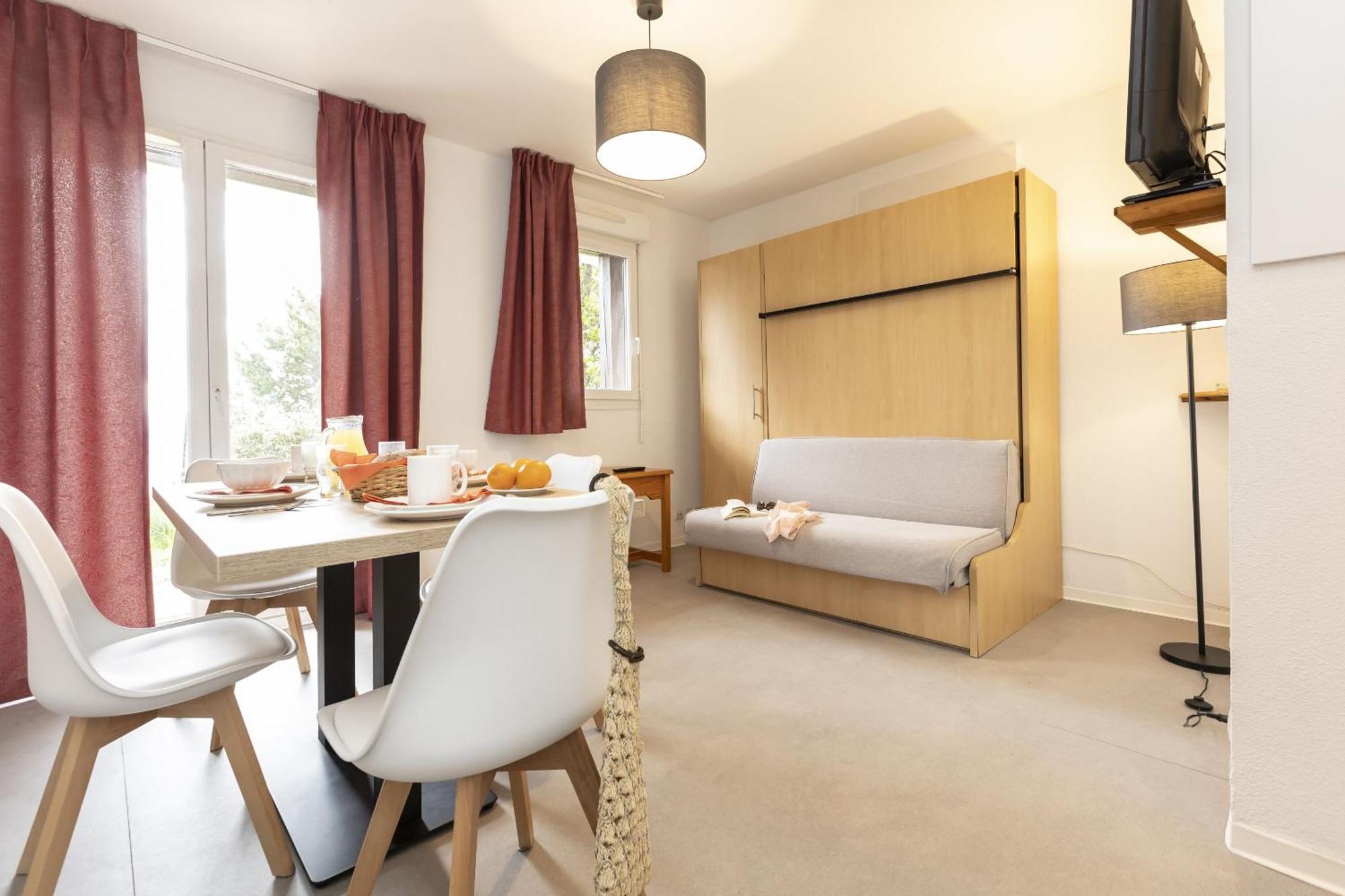 Residence Odalys Mille Soleils Font-Romeu-Odeillo-Via ภายนอก รูปภาพ