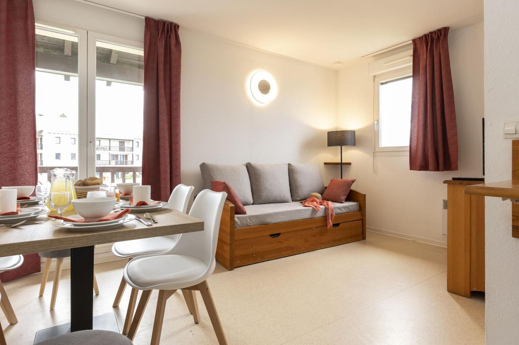 Residence Odalys Mille Soleils Font-Romeu-Odeillo-Via ภายนอก รูปภาพ
