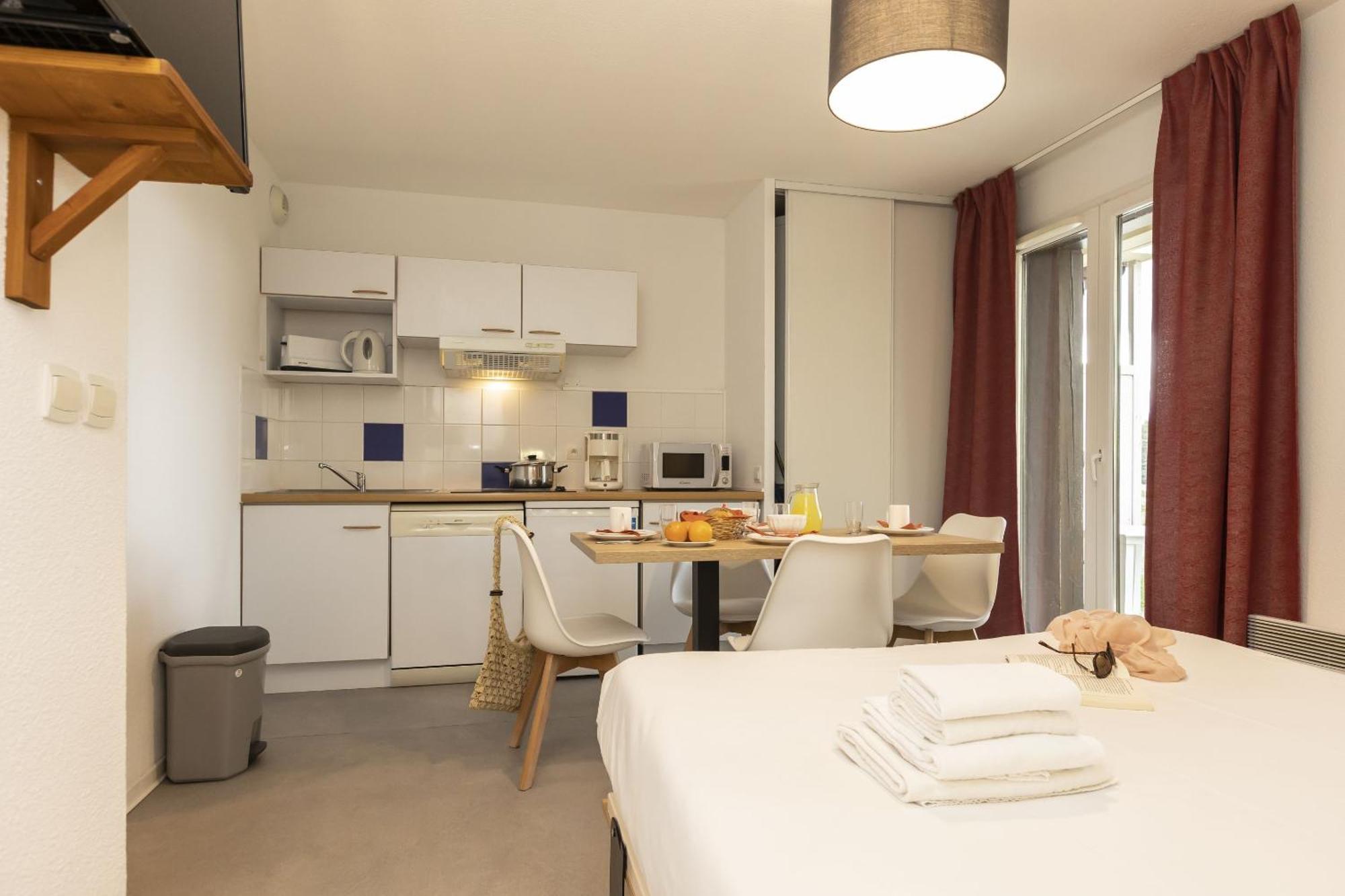 Residence Odalys Mille Soleils Font-Romeu-Odeillo-Via ภายนอก รูปภาพ