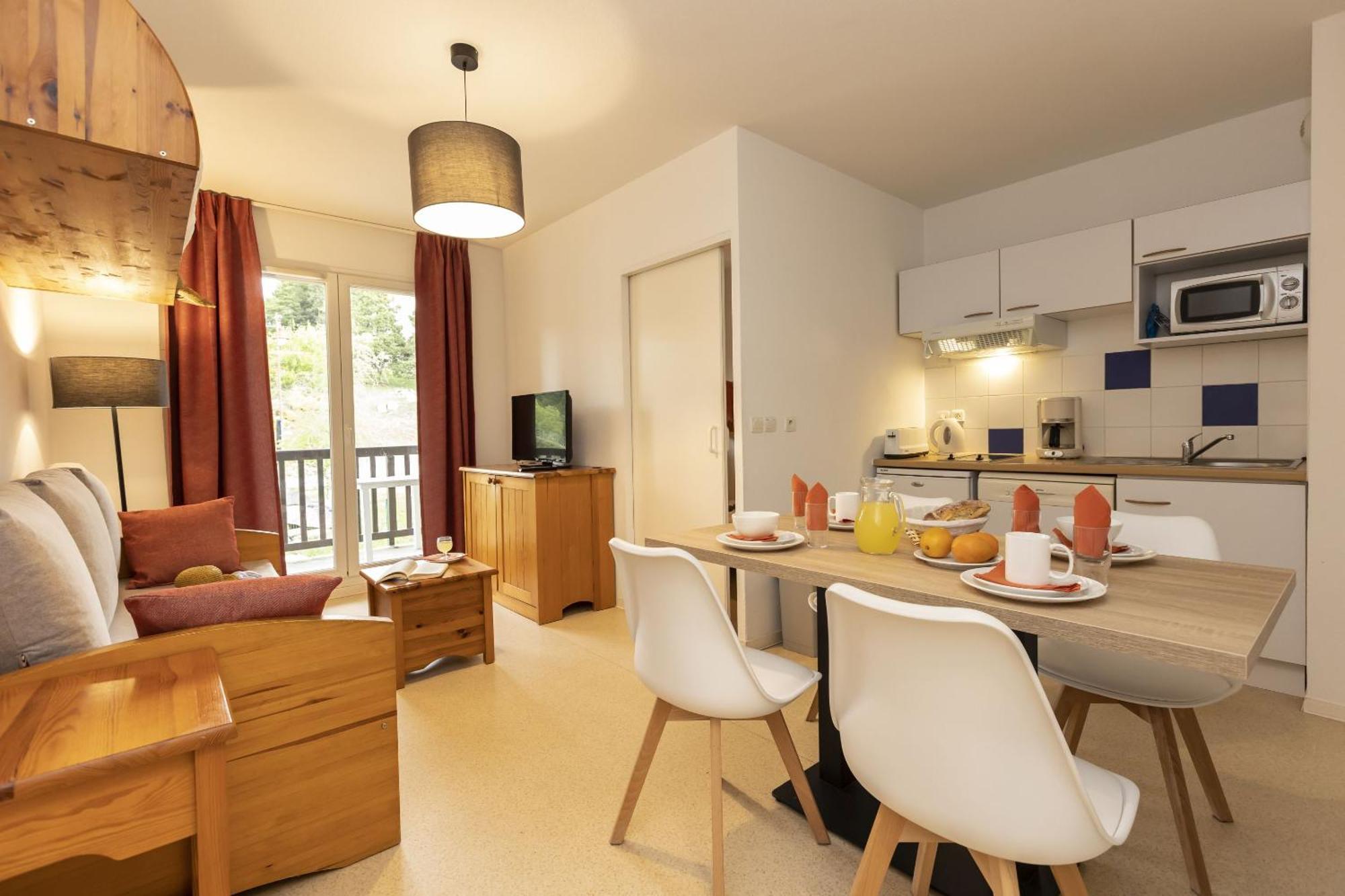 Residence Odalys Mille Soleils Font-Romeu-Odeillo-Via ภายนอก รูปภาพ