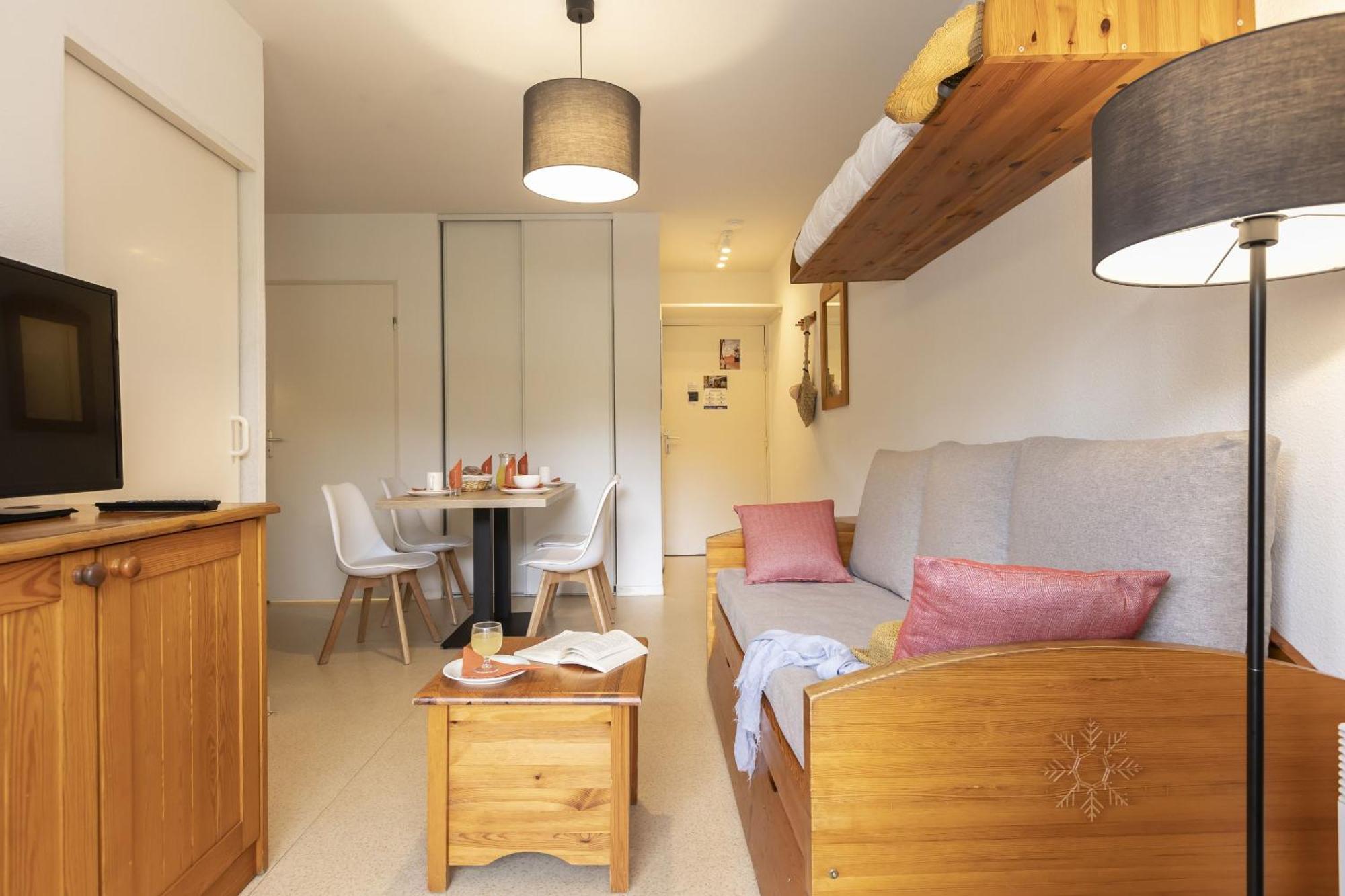 Residence Odalys Mille Soleils Font-Romeu-Odeillo-Via ภายนอก รูปภาพ