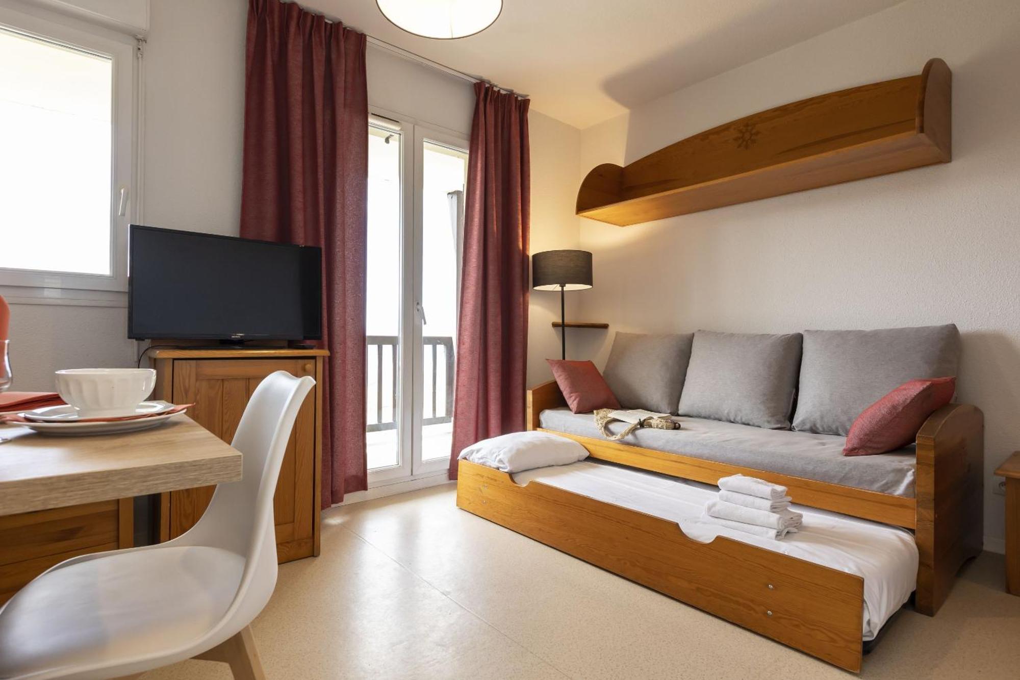 Residence Odalys Mille Soleils Font-Romeu-Odeillo-Via ภายนอก รูปภาพ
