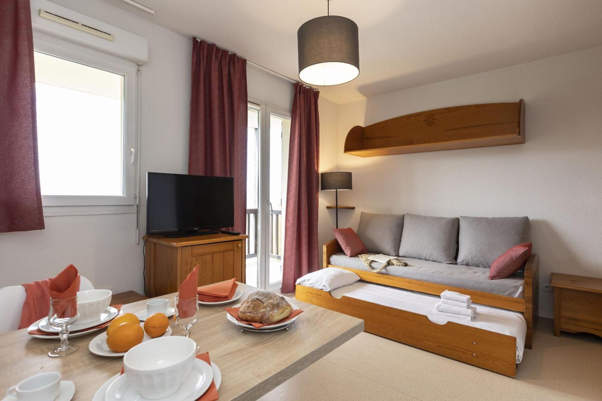 Residence Odalys Mille Soleils Font-Romeu-Odeillo-Via ภายนอก รูปภาพ