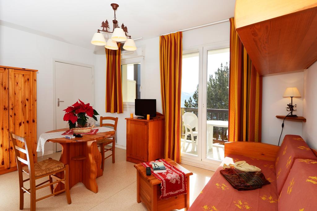 Residence Odalys Mille Soleils Font-Romeu-Odeillo-Via ภายนอก รูปภาพ